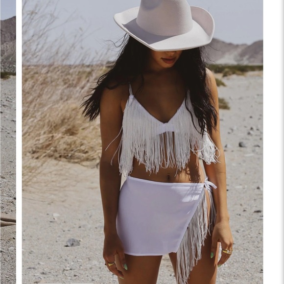 White fringe skirt and crop top - Picture 2 of 3